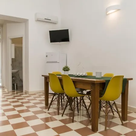 Palazzo Italia Гостьовий будинок 3*